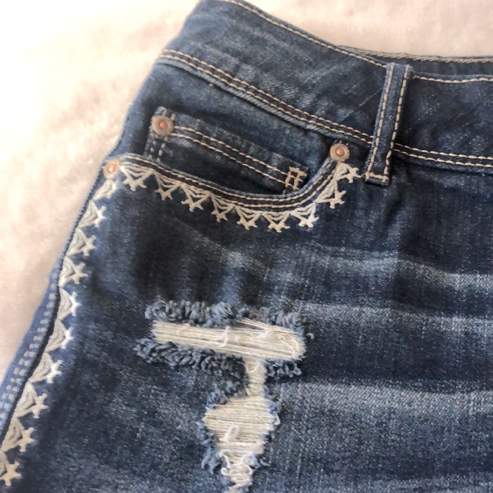 EST 1948 Denim Shorts - Picture 2 of 11
